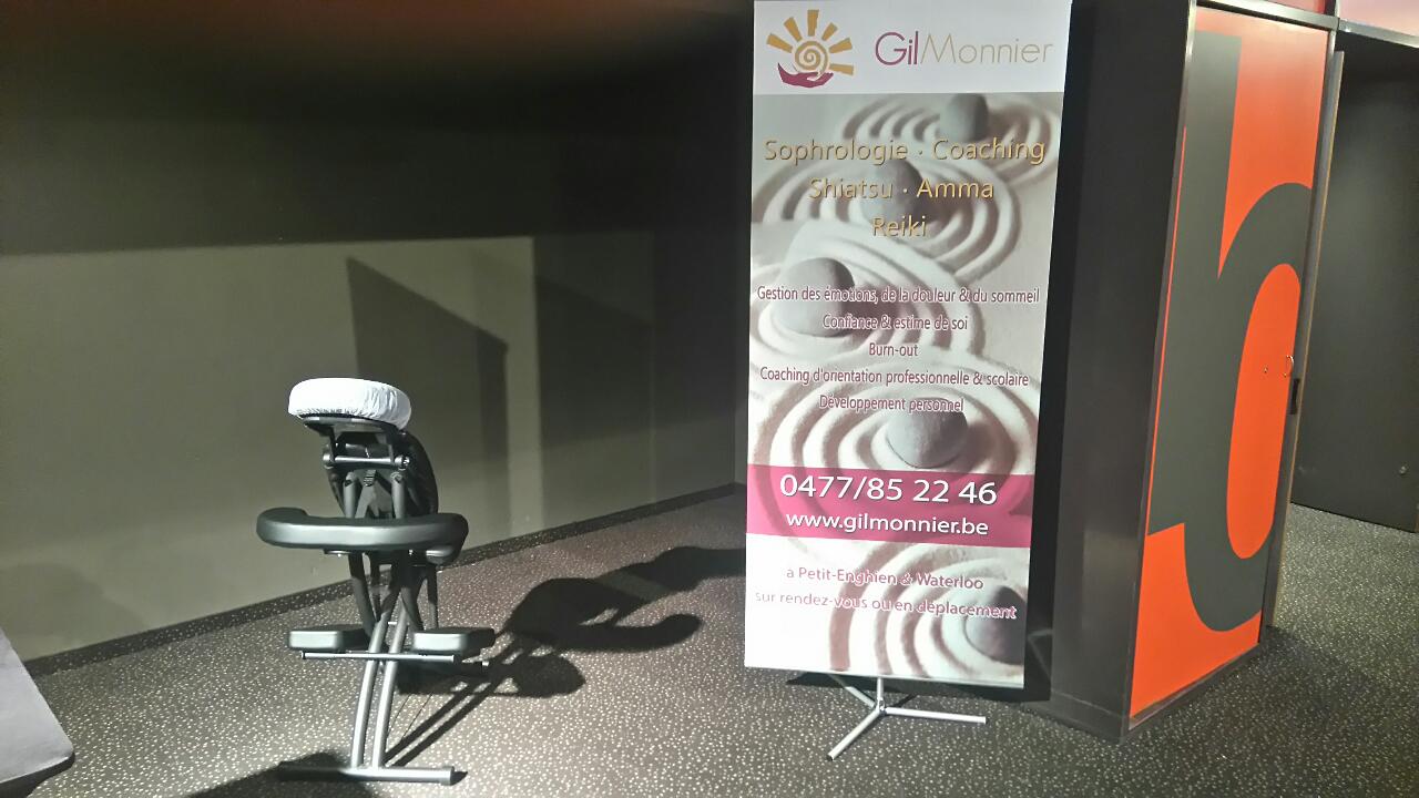 DSC_0011_2 ladies at the movies massage Amma Chaise Amma